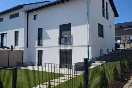 Haus Großmehring - 6 Zimmer, 180 m&sup2;, 2.300&euro; | Angebot:27022168