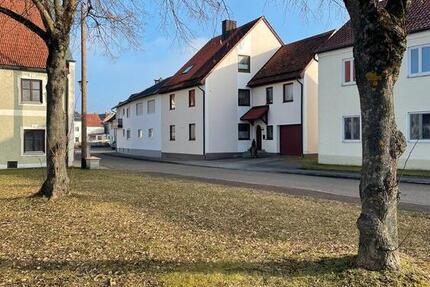 Haus Pförring - 8 Zimmer, 306 m&sup2;, 2.700&euro; | Angebot:26222982
