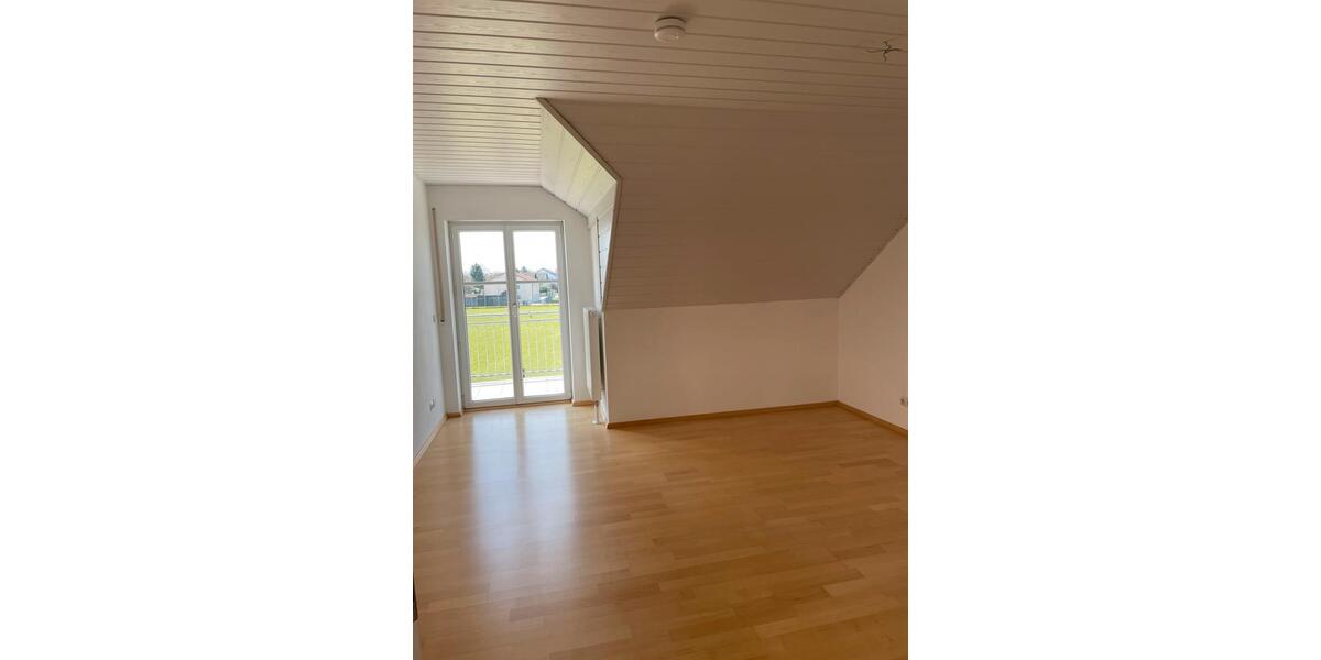 Dachgeschoßwohnung Ingolstadt Münchener Straße - 4 Zimmer, 122 m&sup2;, 1.190&euro; | Angebot:25639233