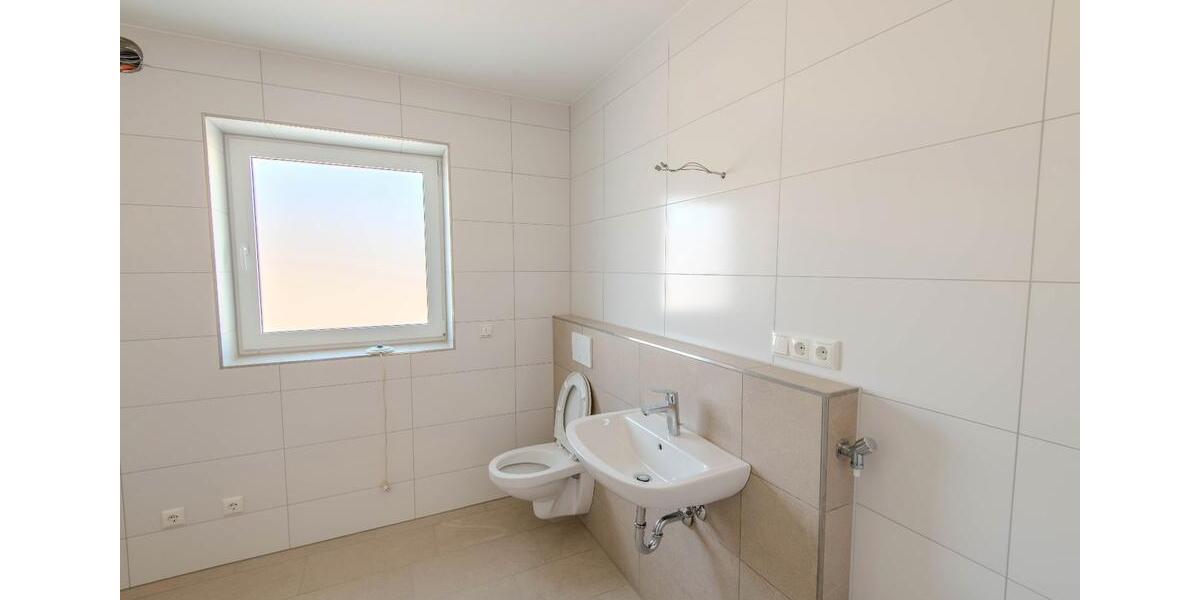 Erdgeschoßwohnung Mainburg - 4 Zimmer, 96 m&sup2;, 1.242&euro; | Angebot:26665639