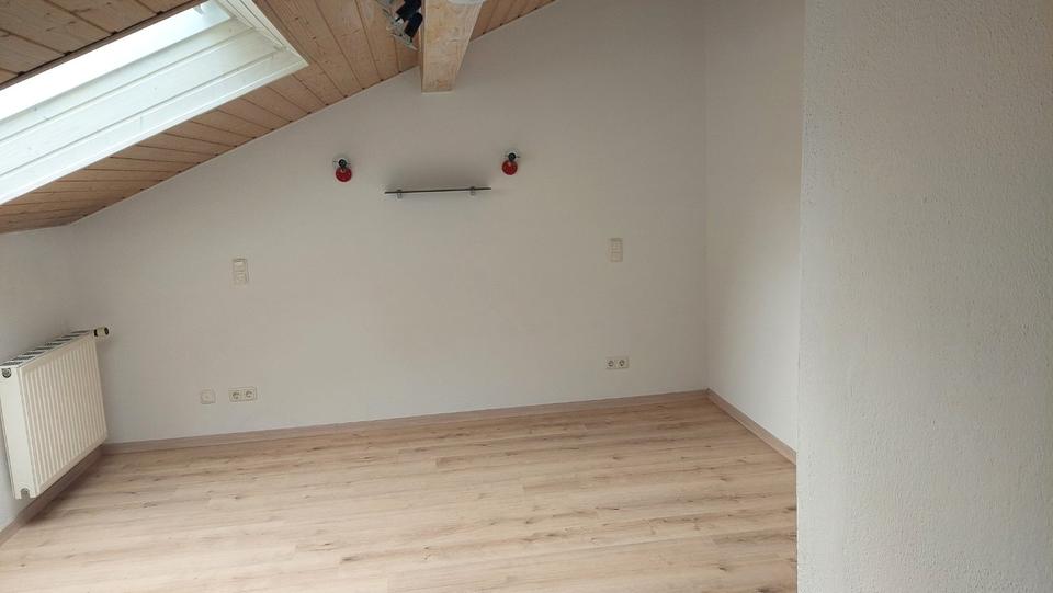 Dachgeschoßwohnung Reichertshofen - 3 Zimmer, 95 m&sup2;, 900&euro; | Angebot:26150610
