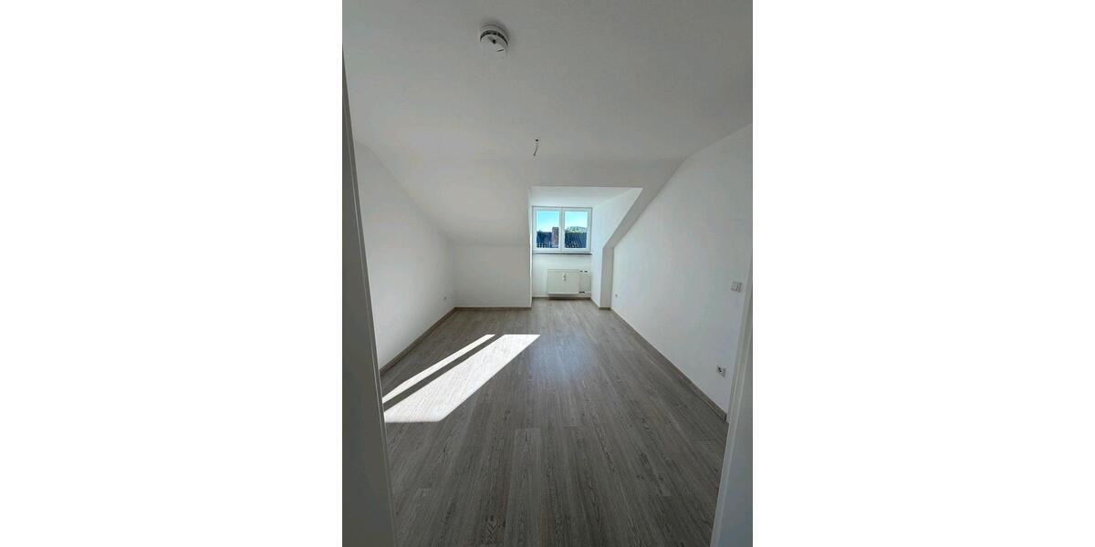 Dachgeschoßwohnung Ingolstadt Friedrichshofen-Hollerstauden - 2 Zimmer, 64 m&sup2;, 1.100&euro; | Angebot:27617402