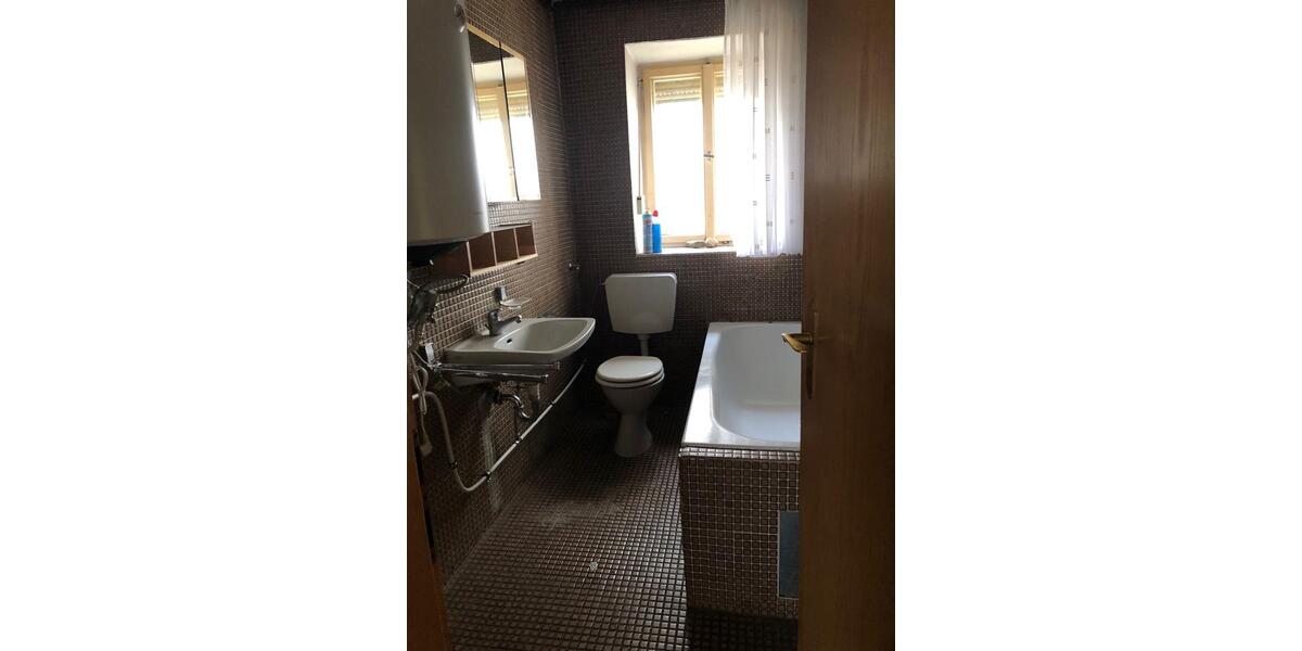 Bauernhaus, Landhaus Neustadt an der Donau - 8 Zimmer, 160 m&sup2;, 260.000&euro; | Angebot:26533878