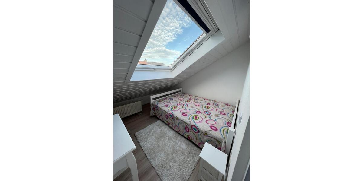 Dachgeschoßwohnung Ingolstadt Nordost - 2 Zimmer, 33 m&sup2;, 950&euro; | Angebot:26480060