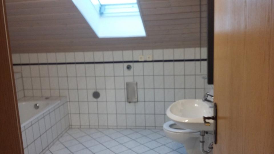 Dachgeschoßwohnung Ingolstadt Nordost - 4 Zimmer, 105 m&sup2;, 1.290&euro; | Angebot:27606225