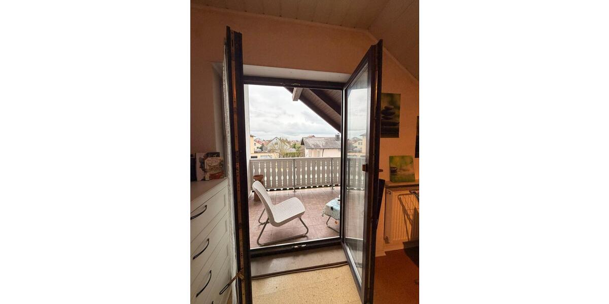 Dachgeschoßwohnung Stammham - 3 Zimmer, 85 m&sup2;, 287.000&euro; | Angebot:25653481