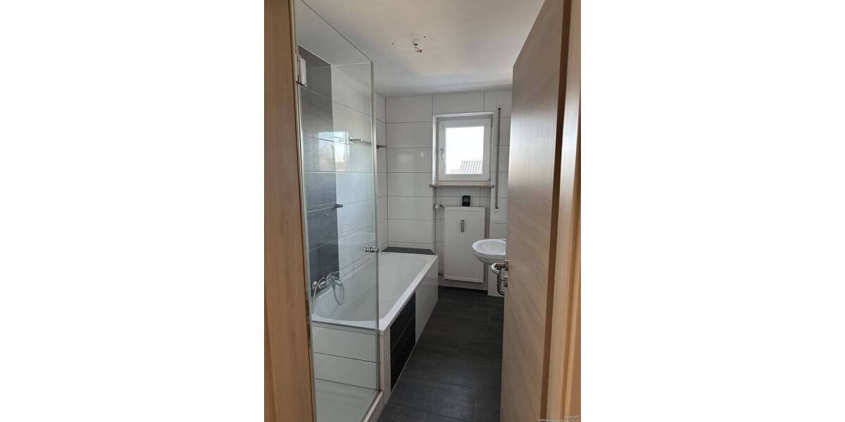 Etagenwohnung Denkendorf - 4 Zimmer, 103 m&sup2;, 950&euro; | Angebot:25701137