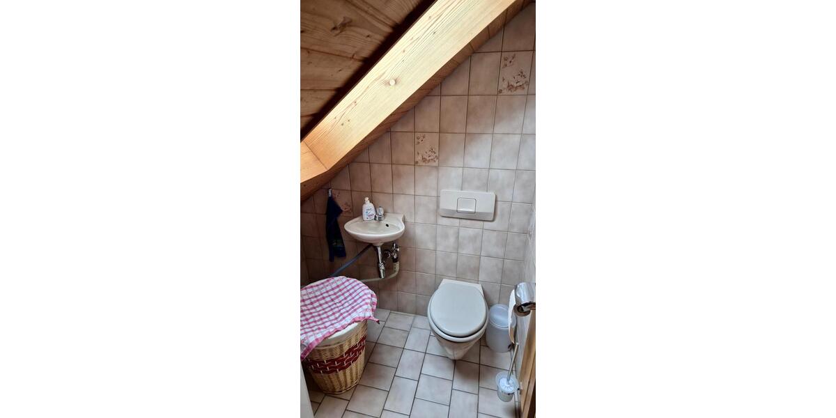 Dachgeschoßwohnung Neuburg an der Donau - 4 Zimmer, 121 m&sup2;, 950&euro; | Angebot:26041339