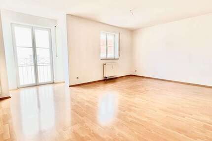 Wohnung Ingolstadt - 3 Zimmer, 78 m&sup2;, 850&euro; | Angebot:27648512