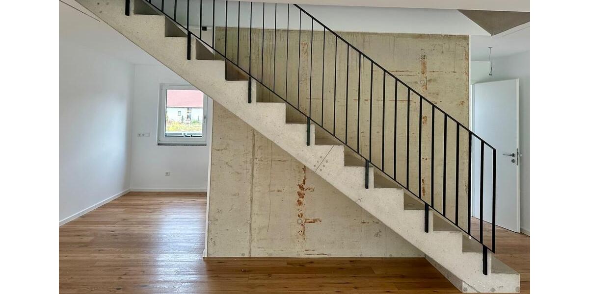 Doppelhaushälfte Geisenfeld - 5 Zimmer, 175 m&sup2;, 2.450&euro; | Angebot:27611570