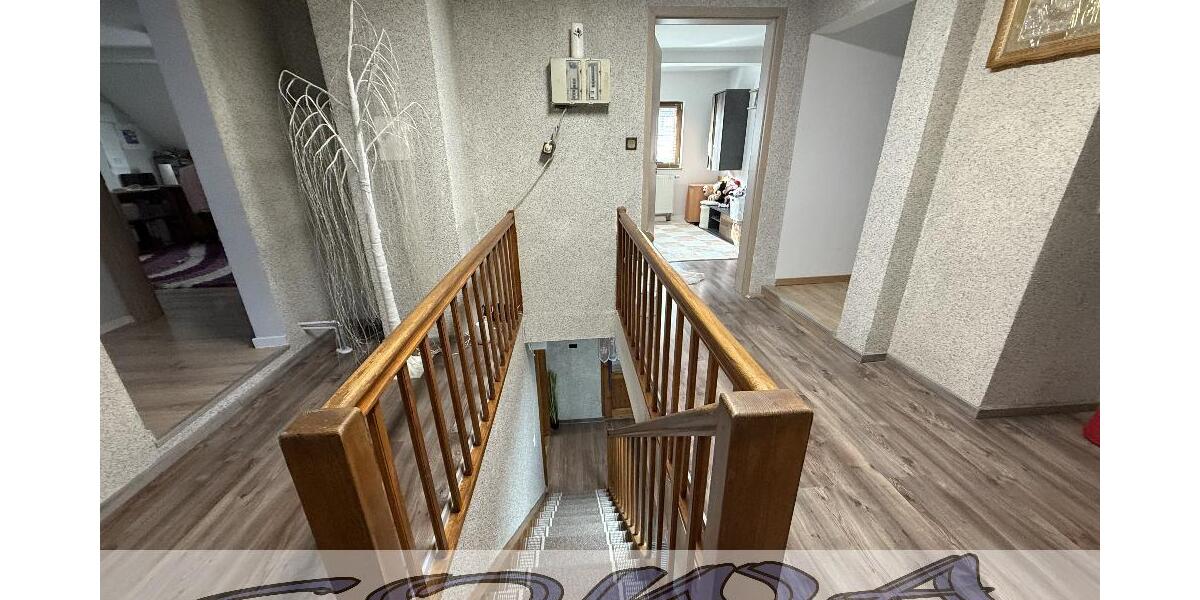 Modernisiertes Einfamilienhaus in Wellheim mit , Nebenräumen und Carport - Ein Objekt von Ihrem Immobilienpartner SOWA Immobilien und Finanzen - Einfamilienhaus Wellheim | Angebot:24676688