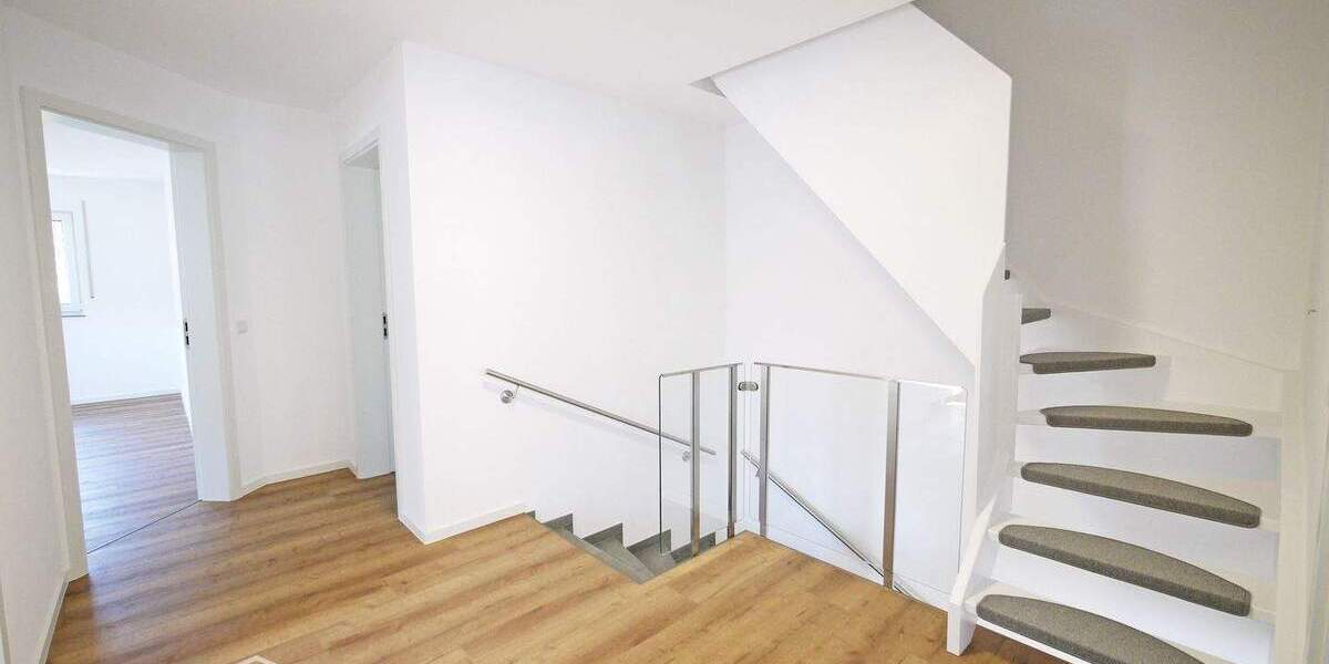 Doppelhaushälfte Kinding - 4 Zimmer, 146 m&sup2;, 1.460&euro; | Angebot:25740816