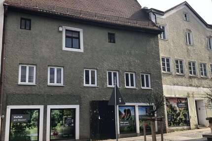 Haus Eichstätt - 12 Zimmer, 397 m&sup2;, 235.000&euro; | Angebot:26068773