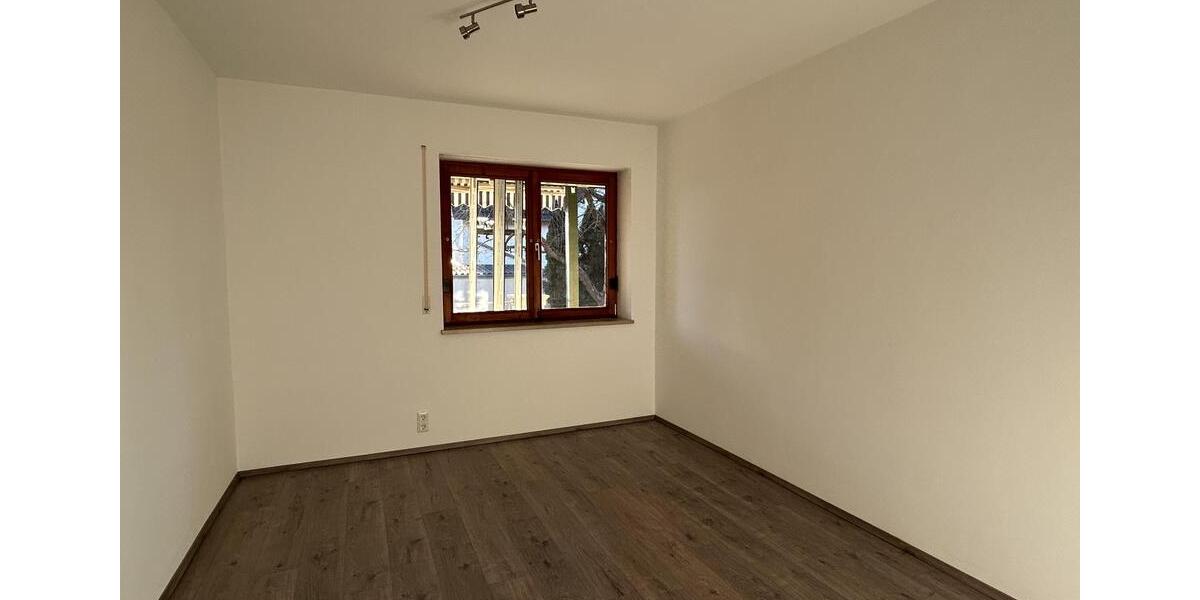 Erdgeschoßwohnung Karlshuld - 4 Zimmer, 134 m&sup2;, 1.400&euro; | Angebot:25145330