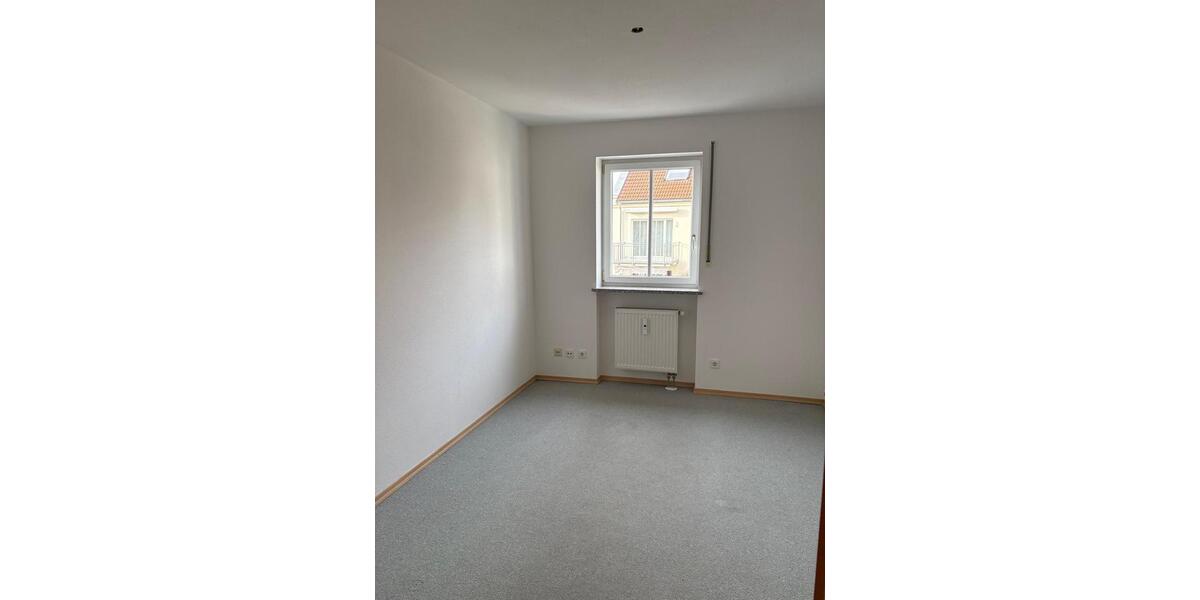Etagenwohnung Ingolstadt Münchener Straße - 3 Zimmer, 71 m&sup2;, 999&euro; | Angebot:26044250