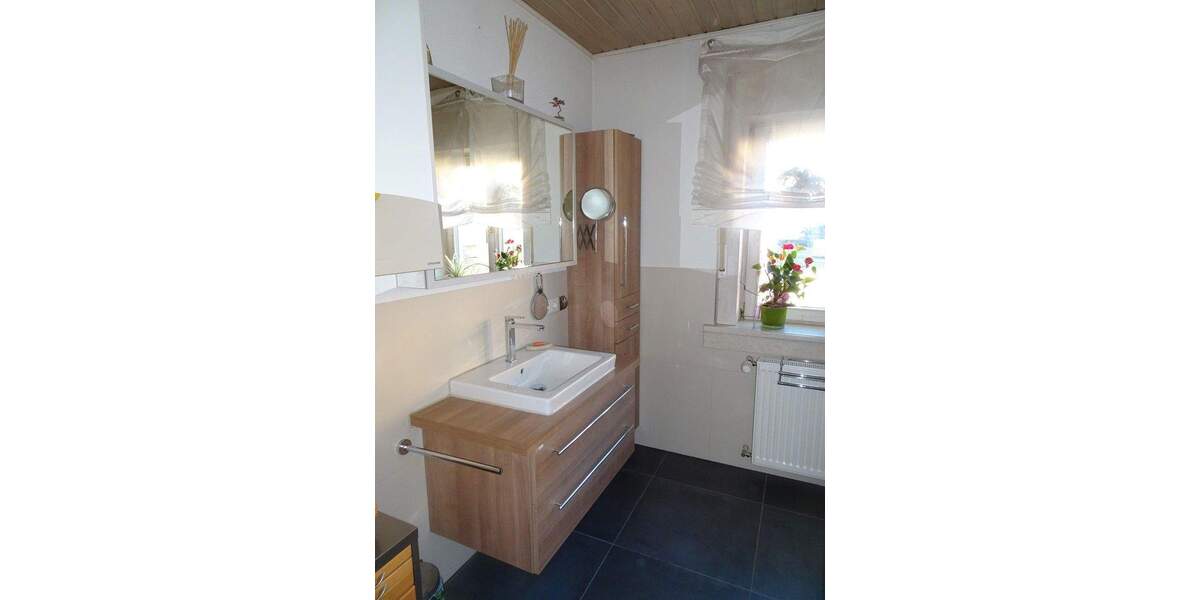 Doppelhaushälfte Ingolstadt Südost - 8 Zimmer, 168 m&sup2;, 549.000&euro; | Angebot:25712008