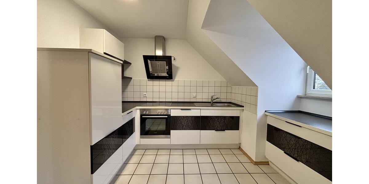 Dachgeschoßwohnung Ingolstadt Friedrichshofen-Hollerstauden - 2.5 Zimmer, 78 m&sup2;, 840&euro; | Angebot:25516861