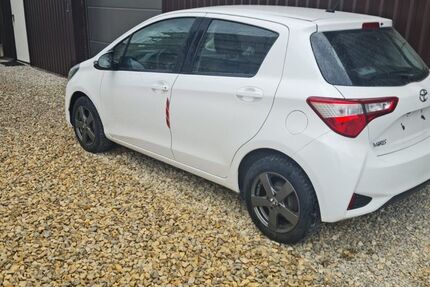 Toyota Yaris 92.119 km 8.900 &euro; Stammham 85134