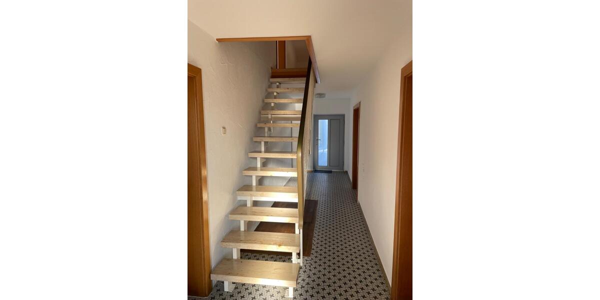 Einfamilienhaus Neustadt an der Donau - 3 Zimmer, 180 m&sup2;, 1.100&euro; | Angebot:26395377