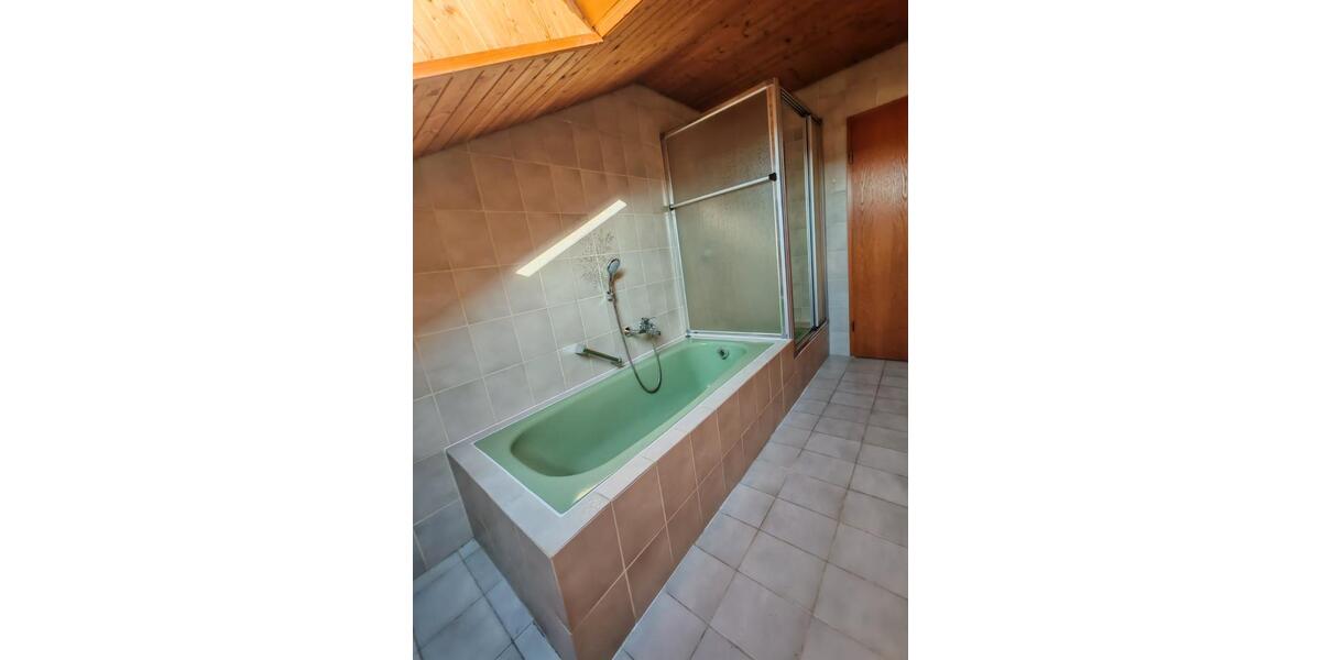 Dachgeschoßwohnung Reichertshofen - 3 Zimmer, 80 m&sup2;, 800&euro; | Angebot:27624258
