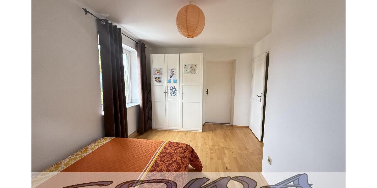 2 Wohneinheiten zusammengelegt! Helle, schöne 5 Zimmer mit Balkon und mit Garage in Neuburg - Ein Objekt von Ihrem Immobilienpartner SOWA Immobilien und Finanzen - 5- Neuburg | Angebot:25977736