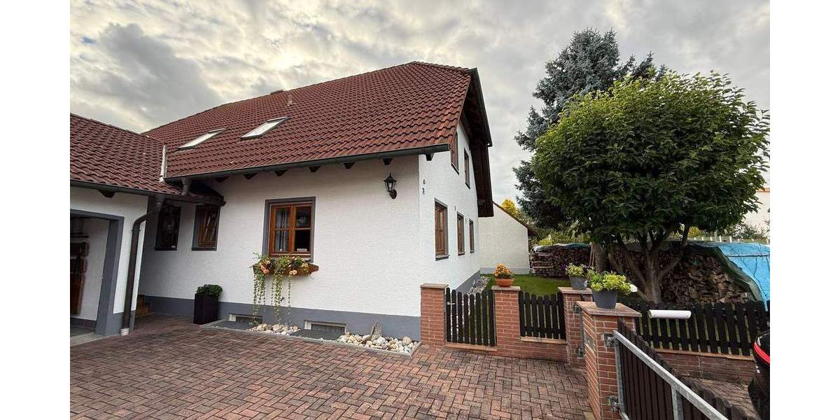 Mehrfamilienhaus, Wohnhaus Neuburg an der Donau Heinrichsheim - 6 Zimmer, 208 m&sup2;, 719.000&euro; | Angebot:25729938
