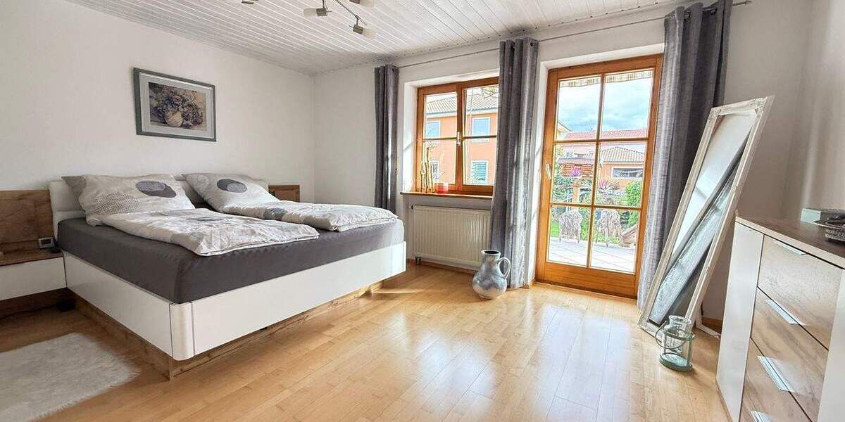 Mehrfamilienhaus, Wohnhaus Neuburg an der Donau Heinrichsheim - 6 Zimmer, 208 m&sup2;, 719.000&euro; | Angebot:25729938