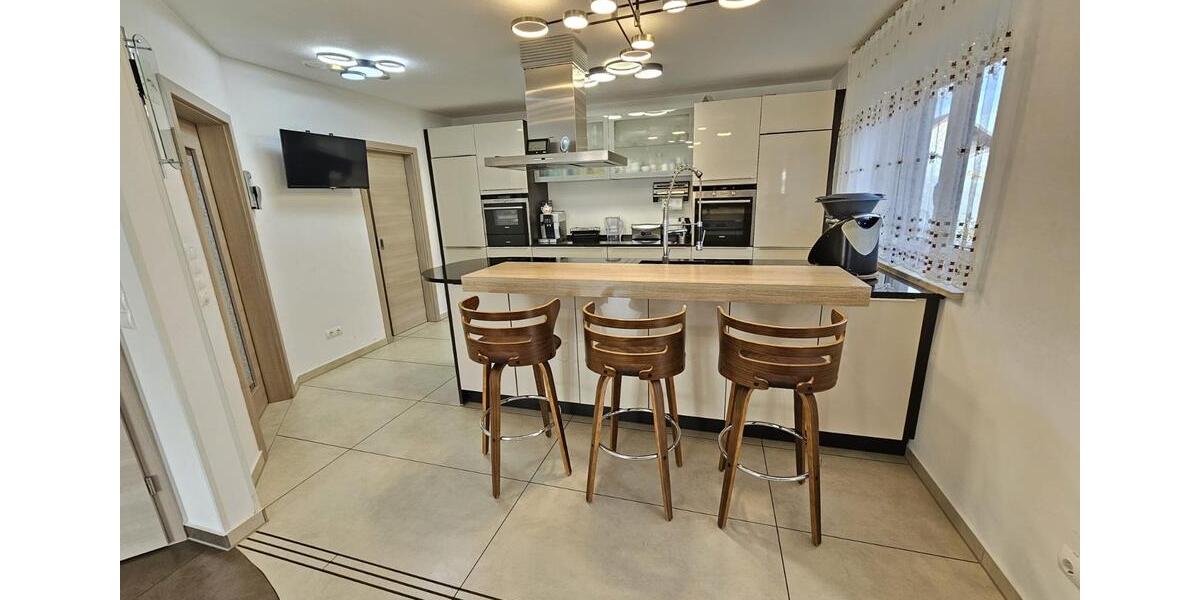 Mehrfamilienhaus, Wohnhaus Karlshuld - 10 Zimmer, 435 m&sup2;, 1.650.000&euro; | Angebot:25900544