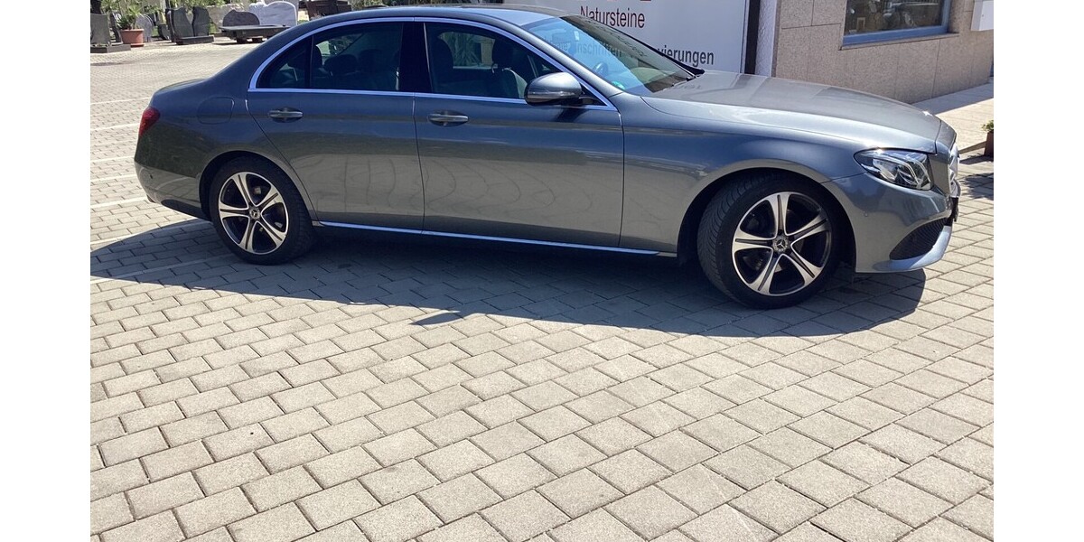 Mercedes-Benz E 220 60.846 km 30.000 &euro; Mainburg 84048