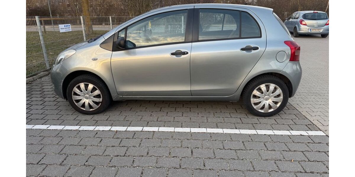 Toyota Yaris 94.803 km 2.750 &euro; Ingolstadt 85057