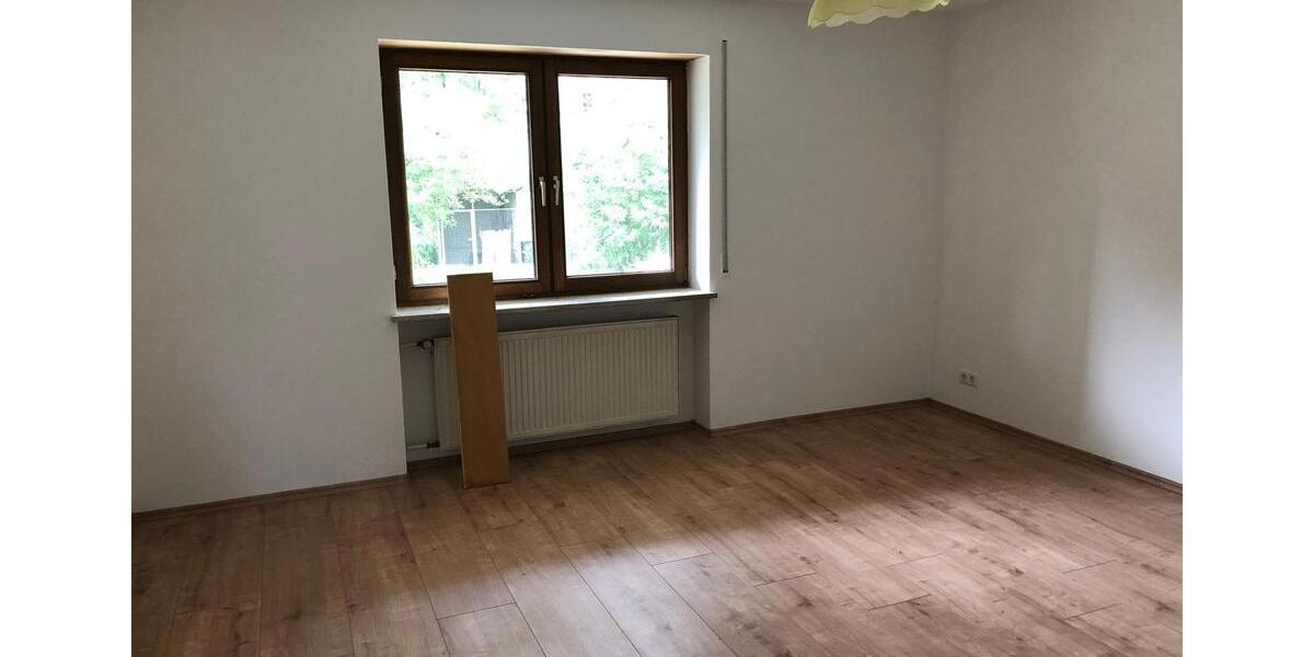 Erdgeschoßwohnung Reichertshofen - 4.5 Zimmer, 120 m&sup2;, 1.300&euro; | Angebot:25570337