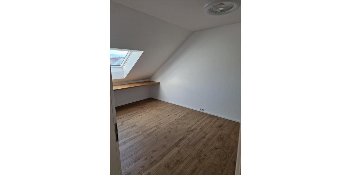 Dachgeschoßwohnung Ingolstadt - 2 Zimmer, 63 m&sup2;, 910&euro; | Angebot:25961669