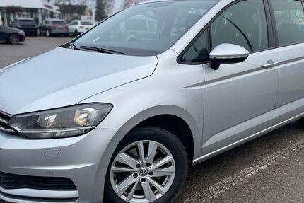 VW Touran 160.389 km 16.999 &euro; Neuburg an der Donau 86633