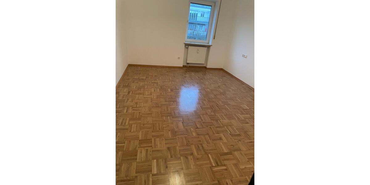 Etagenwohnung Ingolstadt - 3 Zimmer, 104 m&sup2;, 1.050&euro; | Angebot:26335498