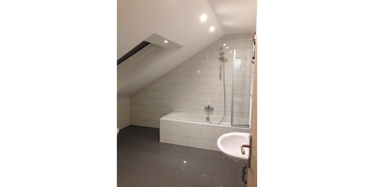 Dachgeschoßwohnung Weichering - 1 Zimmer, 25 m&sup2;, 300&euro; | Angebot:26447535