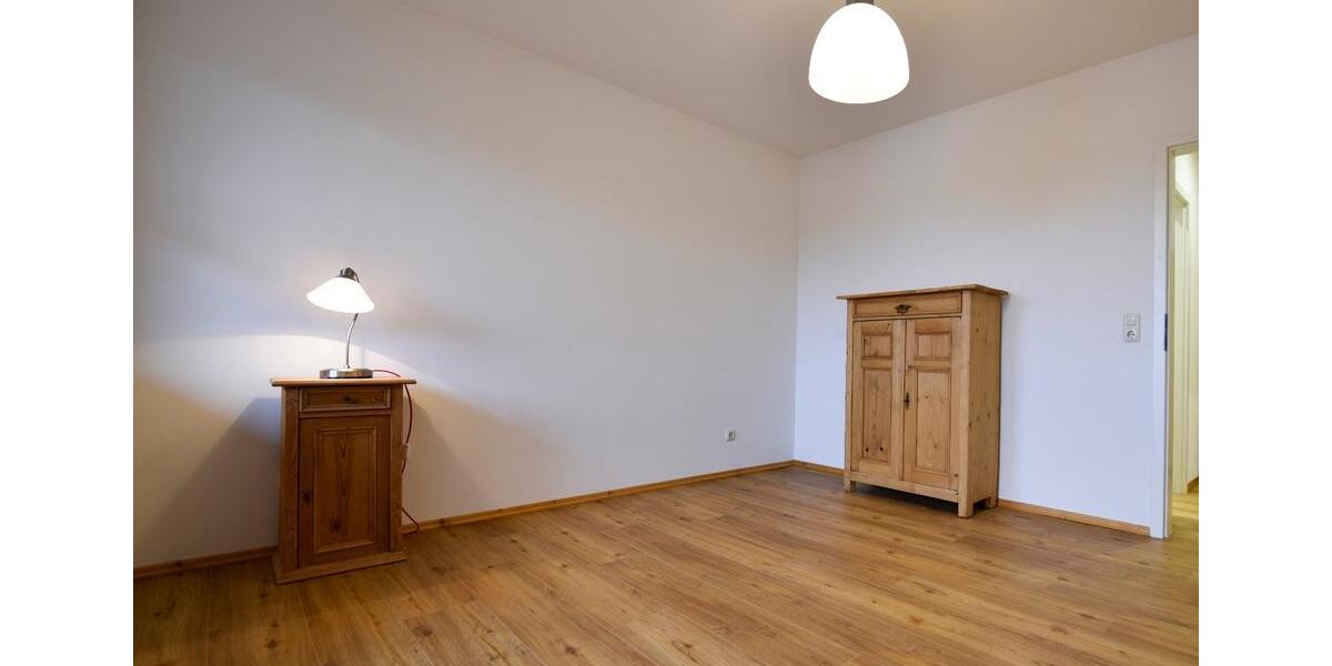 Etagenwohnung Schrobenhausen - 2 Zimmer, 65 m&sup2;, 985&euro; | Angebot:25905413