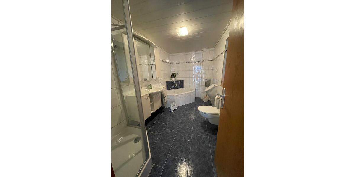 Einfamilienhaus Neustadt an der Donau - 3 Zimmer, 180 m&sup2;, 1.100&euro; | Angebot:26395377