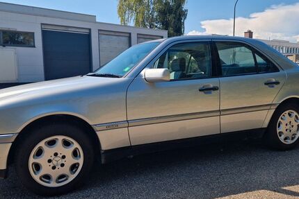 Mercedes-Benz C 180 122.000 km 2.250 &euro; Ingolstadt 85049