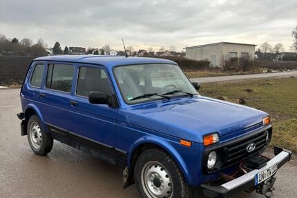 Lada Niva 15.000 km 14.000 &euro; Ingolstadt 85055