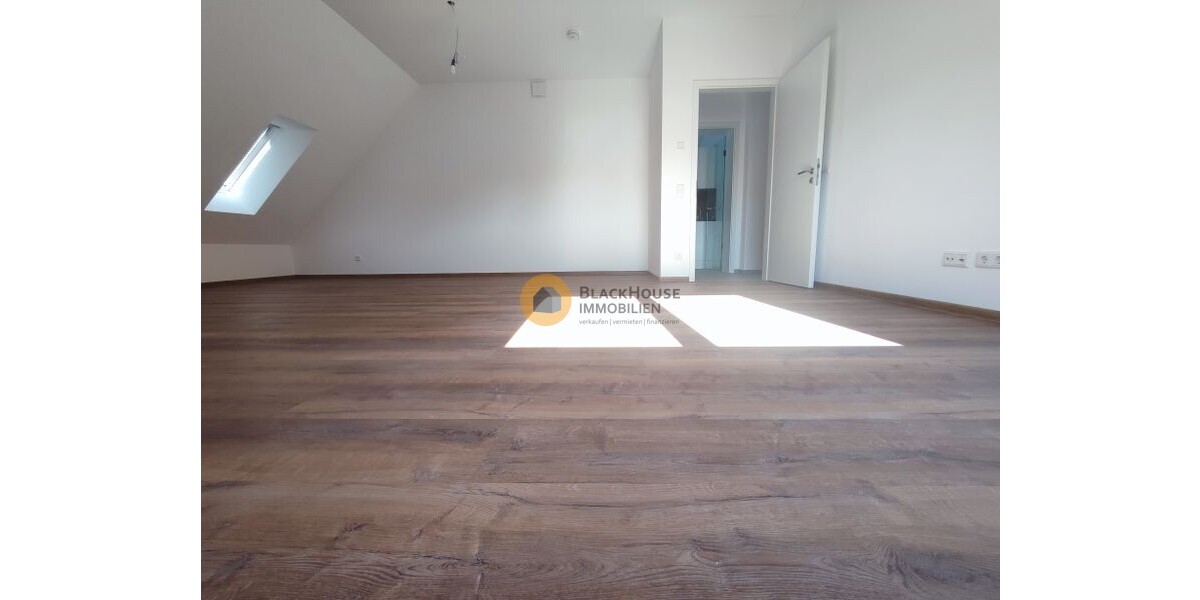 Wohnen und Arbeiten: zentrale 6 Zimmer Rooftop-Wohnung in Ingolstadt Monikaviertel - Dachgeschoßwohnung Ingolstadt Südost | Angebot:25836611