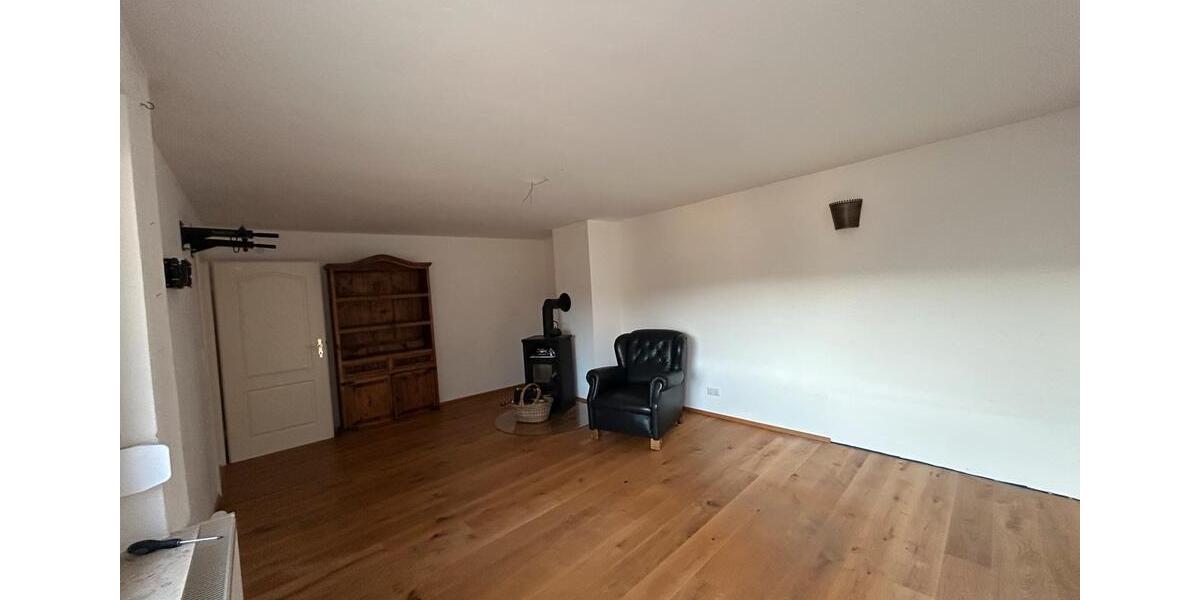 Einfamilienhaus Eichstätt - 8 Zimmer, 180 m&sup2;, 540.000&euro; | Angebot:25404541