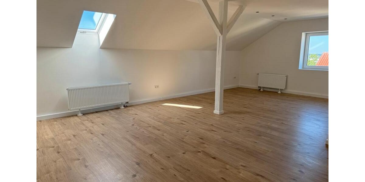 Dachgeschoßwohnung Böhmfeld - 3 Zimmer, 85 m&sup2;, 1.150&euro; | Angebot:25218988