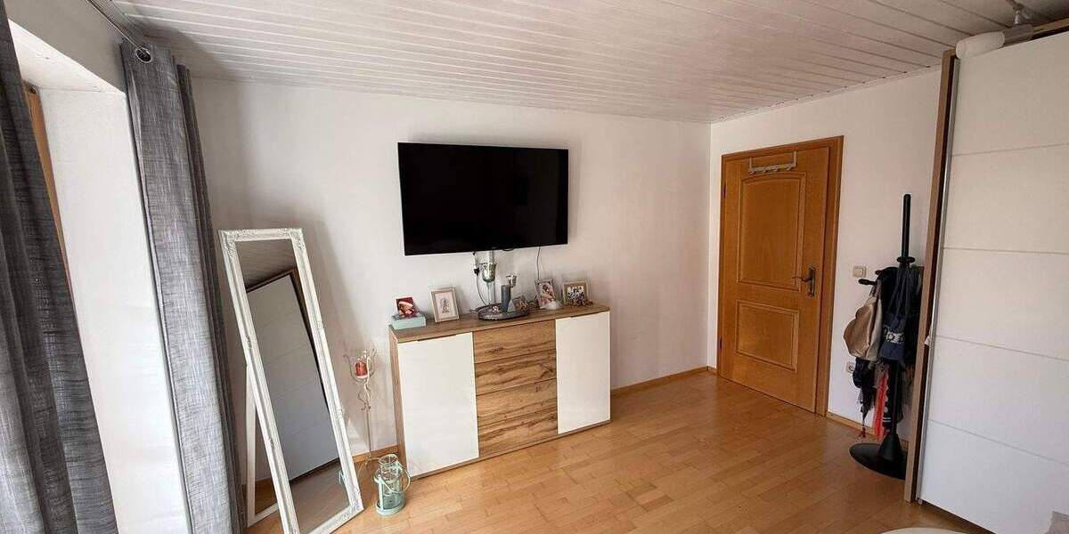 Mehrfamilienhaus, Wohnhaus Neuburg an der Donau Heinrichsheim - 6 Zimmer, 208 m&sup2;, 719.000&euro; | Angebot:25729938