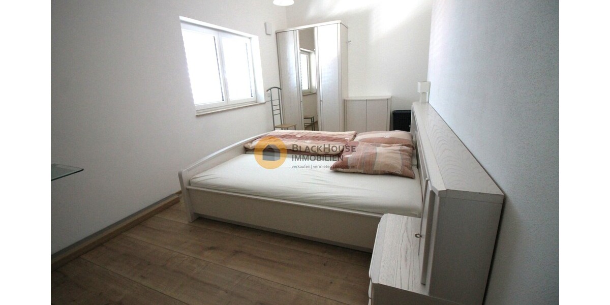 Eine Perle - Penthouse mit 100m² Dachterrasse und Platz für 4 Autos - Einfamilienhaus Wettstetten | Angebot:26652679