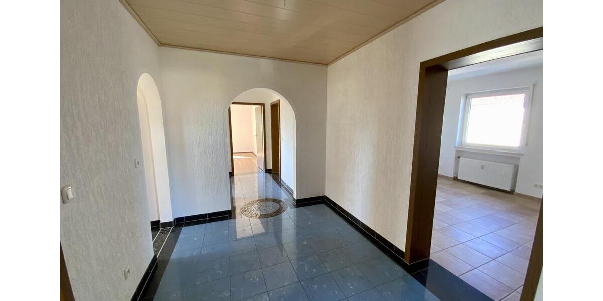 Etagenwohnung Schrobenhausen - 3 Zimmer, 108 m&sup2;, 890&euro; | Angebot:26335075