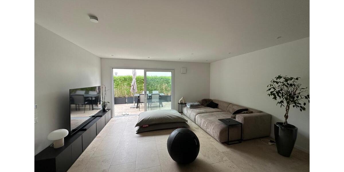 Erdgeschoßwohnung Ingolstadt - 2 Zimmer, 77 m&sup2;, 1.175&euro; | Angebot:26058101