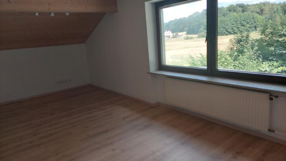 Dachgeschoßwohnung Reichertshofen - 3 Zimmer, 95 m&sup2;, 900&euro; | Angebot:26150610