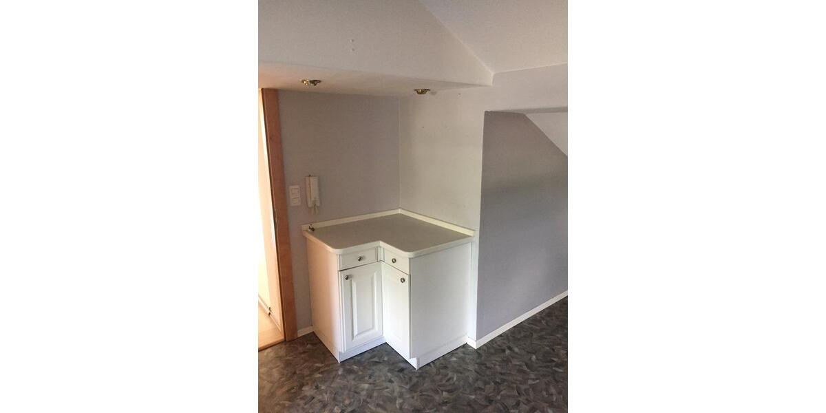 Dachgeschoßwohnung Denkendorf - 3 Zimmer, 80 m&sup2;, 780&euro; | Angebot:26381866