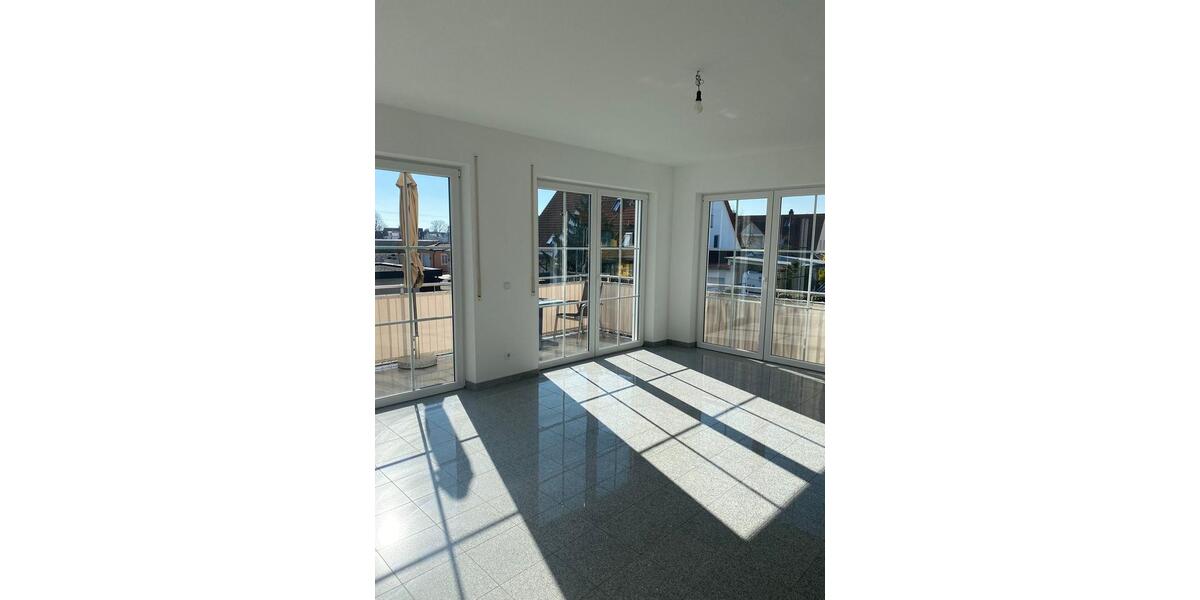 Etagenwohnung Neuburg an der Donau - 4.5 Zimmer, 136 m&sup2;, 1.350&euro; | Angebot:25645660