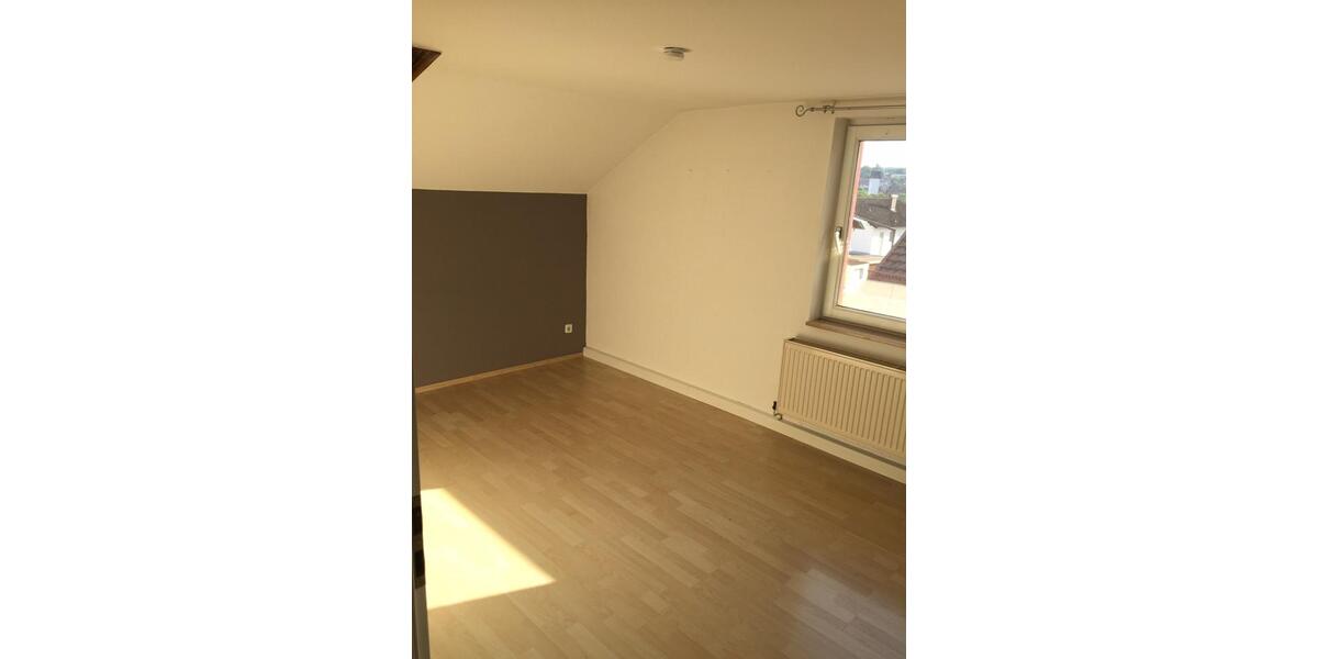 Dachgeschoßwohnung Denkendorf - 3 Zimmer, 80 m&sup2;, 780&euro; | Angebot:26381866